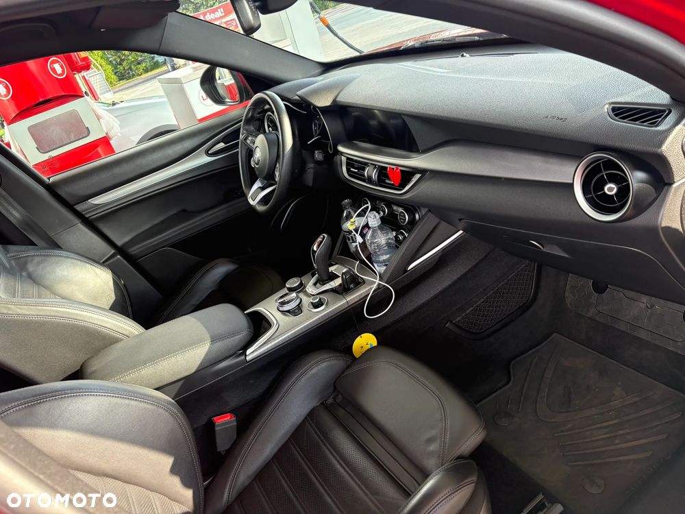 Alfa Romeo Stelvio 2.0 Turbo Veloce Q4 - 6
