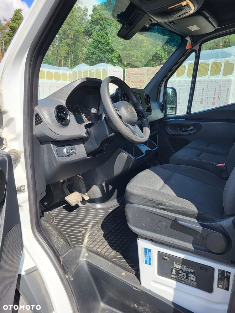 Mercedes-Benz Sprinter - 4