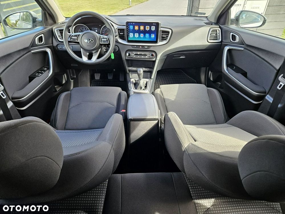 Kia Ceed - 13