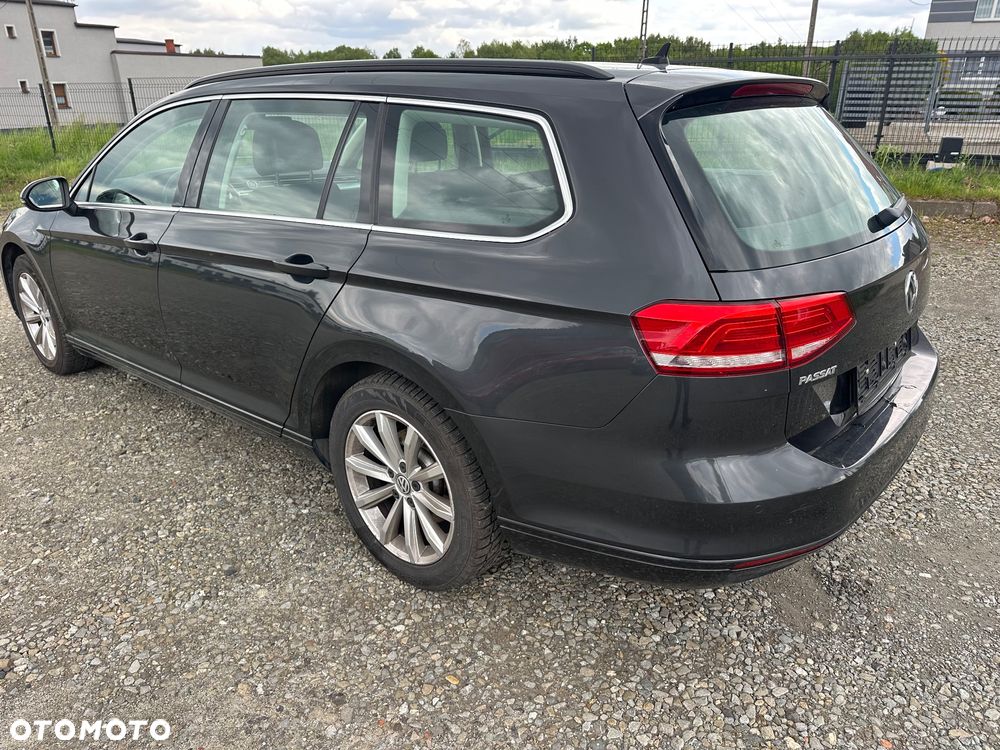 Volkswagen Passat - 16