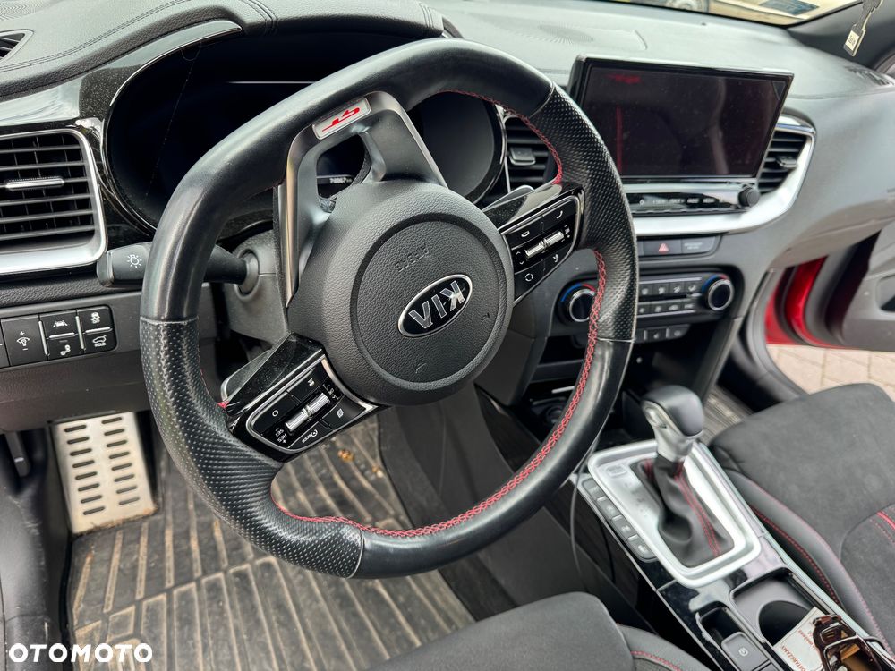 Kia ProCeed 1.6 T-GDI GT DCT - 13