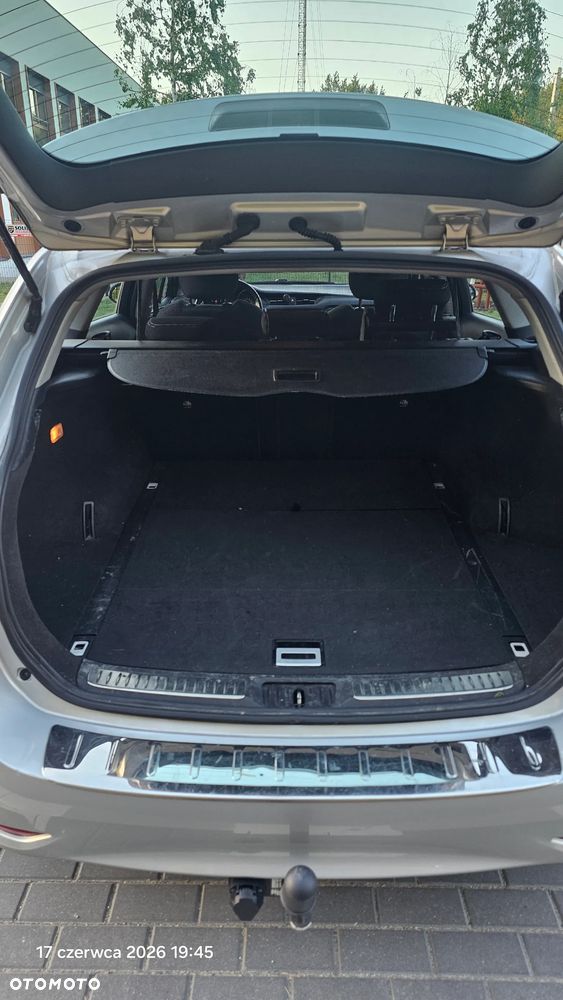 Toyota Avensis Touring Sports 1.6 D-4D - 11