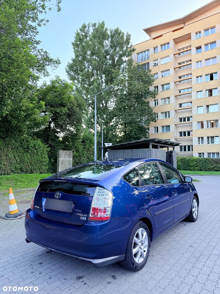Toyota Prius - 5
