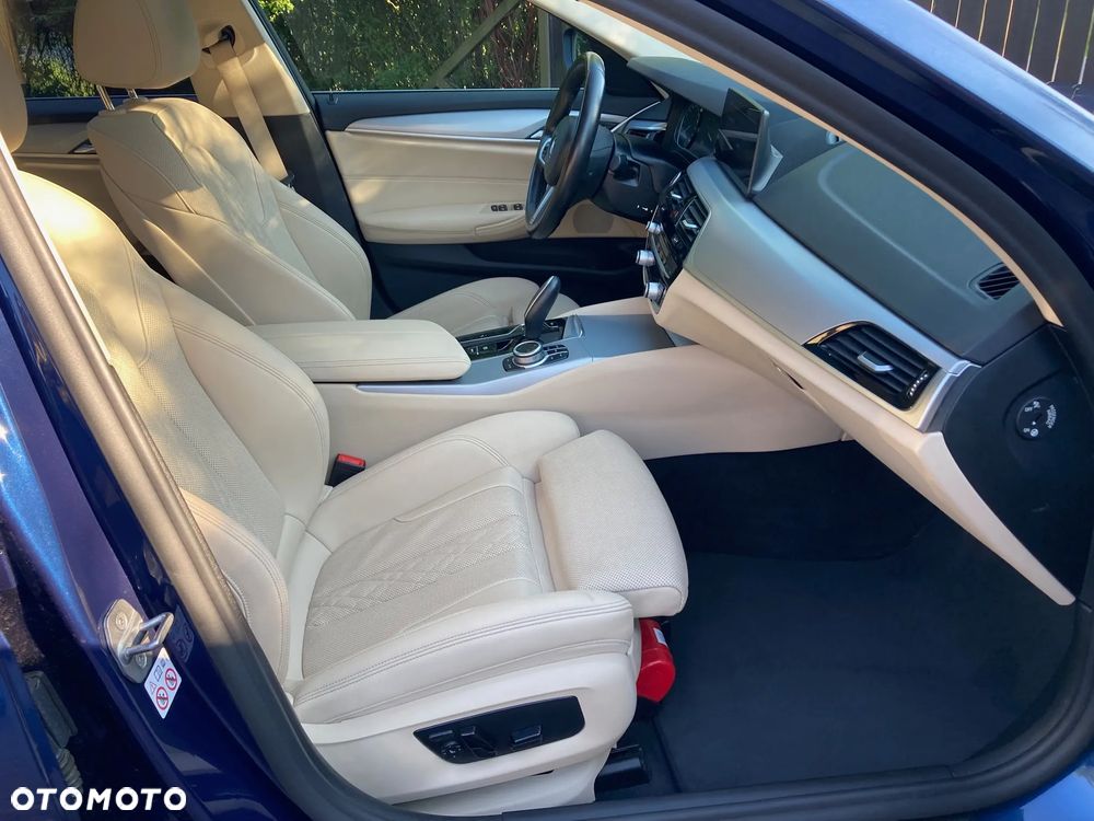 BMW Seria 5 520d Luxury Line - 10