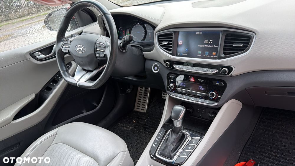 Hyundai IONIQ 1.6 GDI Premium - 22