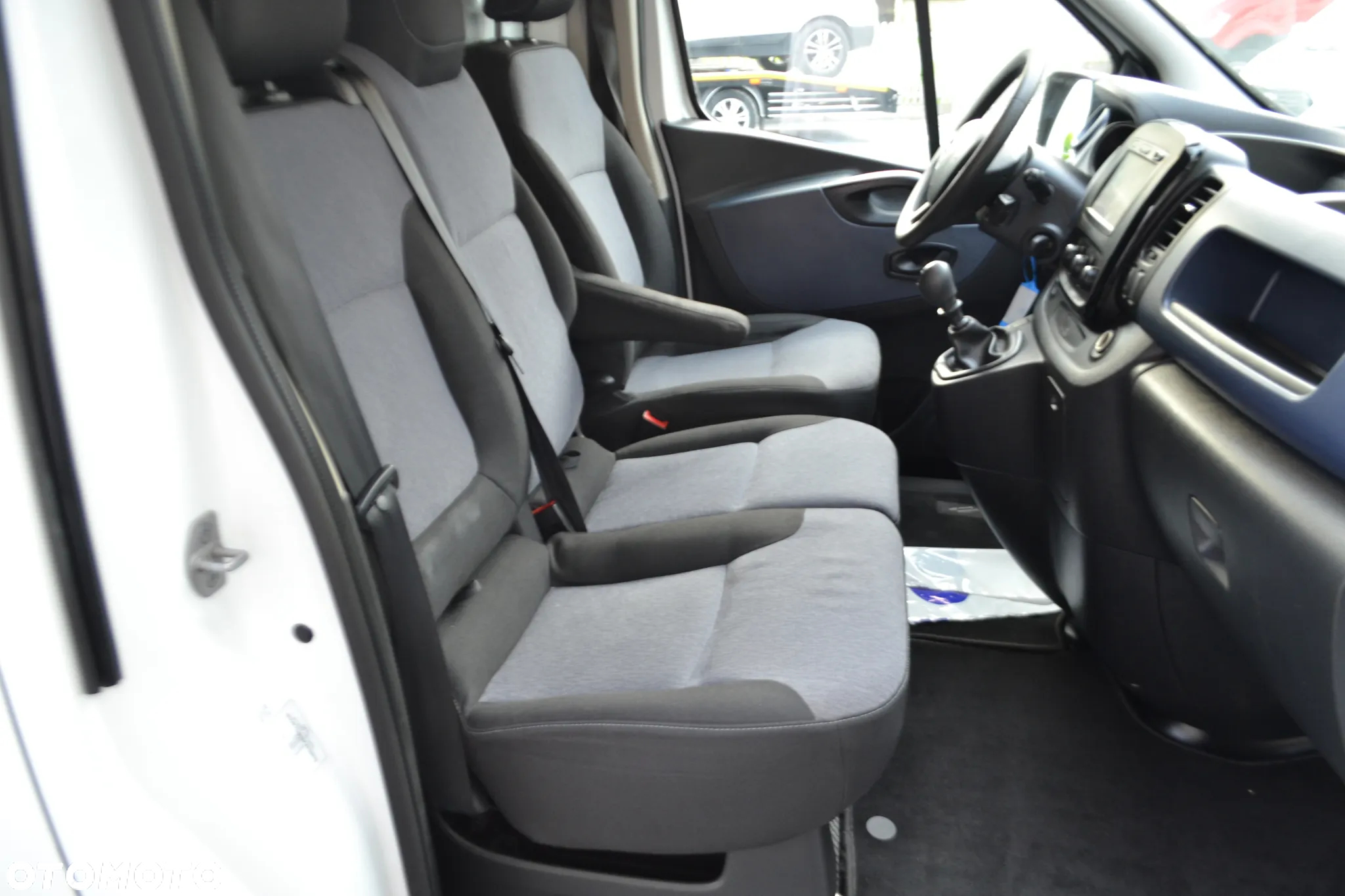 Renault TRAFIC LONG - 7