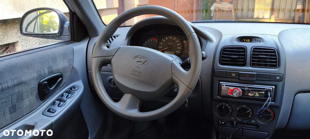 Hyundai Accent 1.5 Comfort - 7
