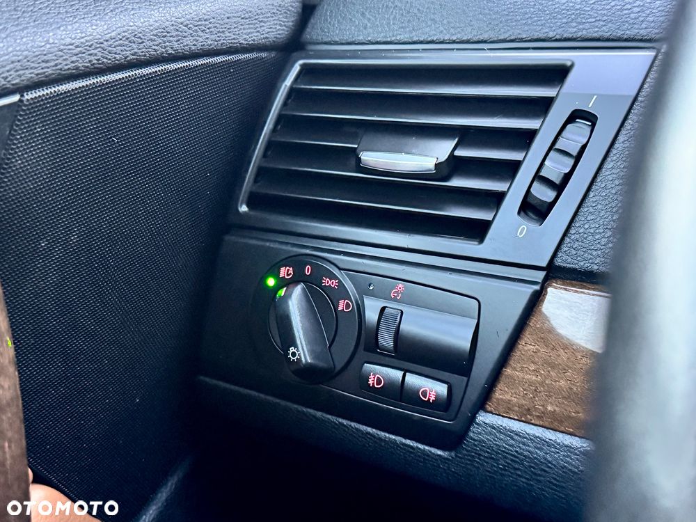 BMW X3 xDrive20i Limited Sport Edition - 36