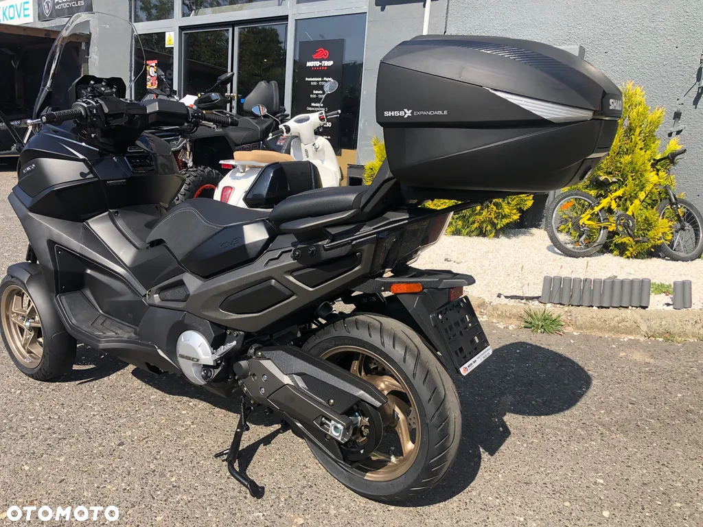 Kymco CV3 - 7