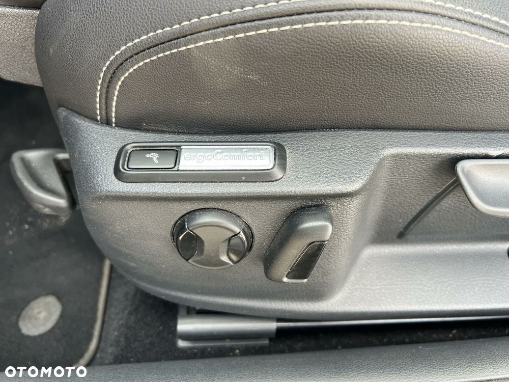 Volkswagen Passat - 20