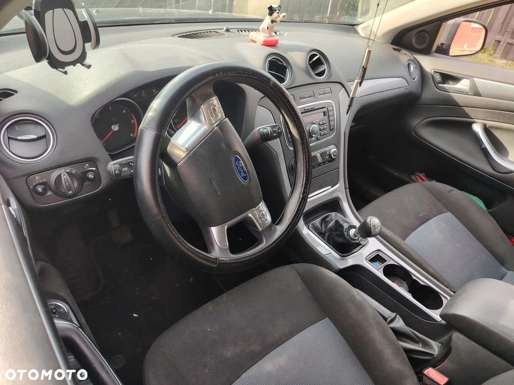 Ford Mondeo 2.0 TDCi Ambiente - 8