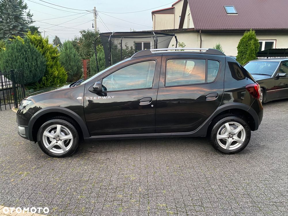 Dacia Sandero 0.9 TCe SL Celebration S&S - 4