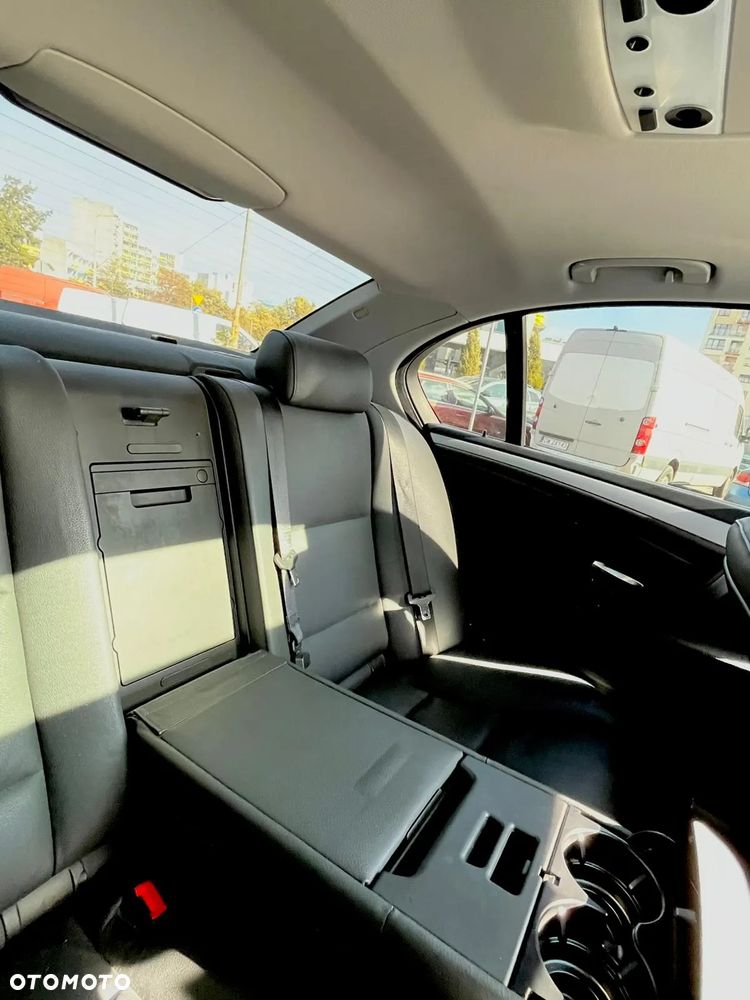 BMW Seria 5 525d - 19