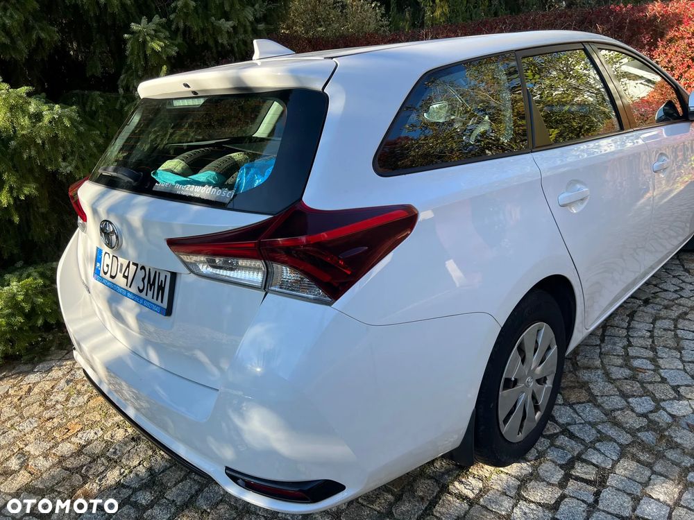 Toyota Auris 1.4 D-4D Business Edition - 7