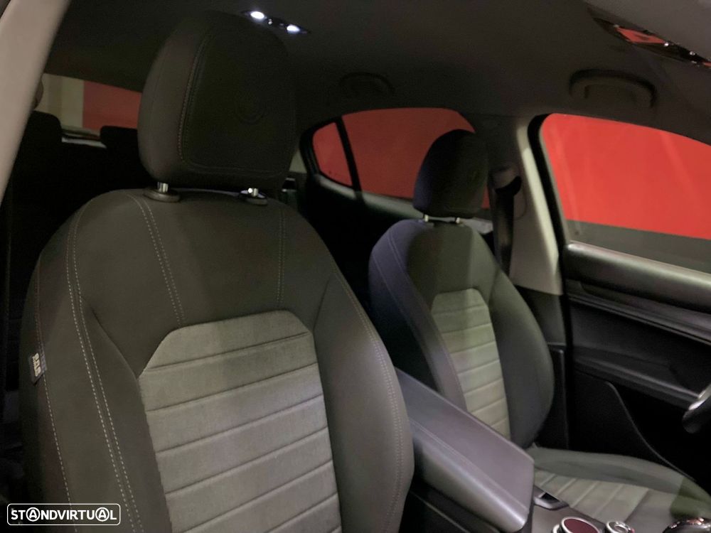 Alfa Romeo Stelvio 2.2 16V AT8 Executive - 22