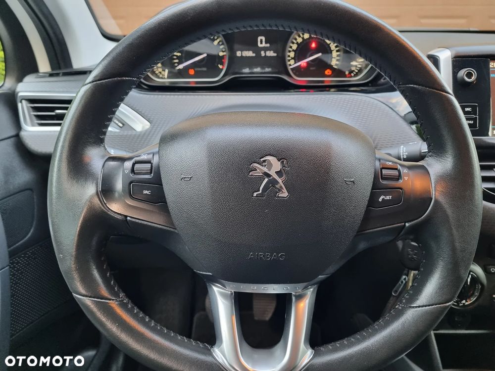 Peugeot 2008 1.2 Pure Tech Active EU6 - 32