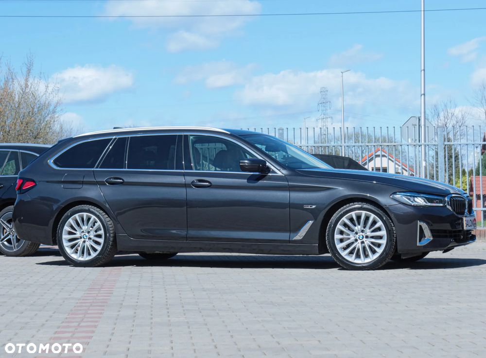 BMW Seria 5 530e xDrive Luxury Line - 4