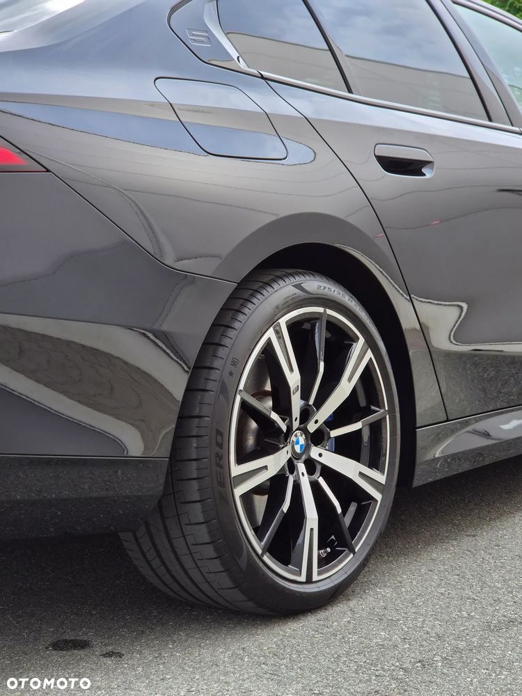 BMW Seria 5 520i mHEV M Sport - 24