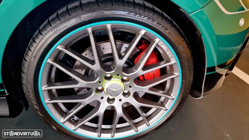 Mercedes-Benz A 45 AMG 4Matic Speedshift 7G-DCT PETRONAS 2015 World Champion Edition - 19