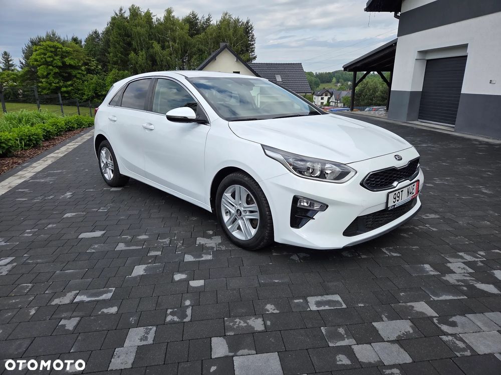 Kia Ceed 1.6 CRDi Eco-Dynamics+ (48V Mild-Hybrid) DCT7 Platinum Edition - 3