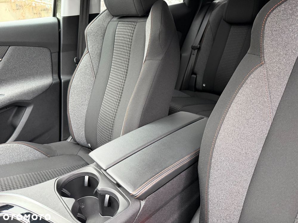 Peugeot 3008 PureTech 130 Stop & Start GPF EAT8 Active Business-Paket - 24