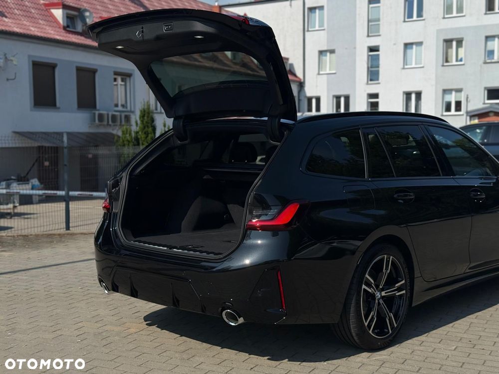 BMW Seria 3 318d mHEV M Sport - 32