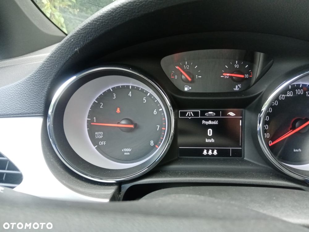 Opel Astra 1.2 T Business Edition S&S - 9