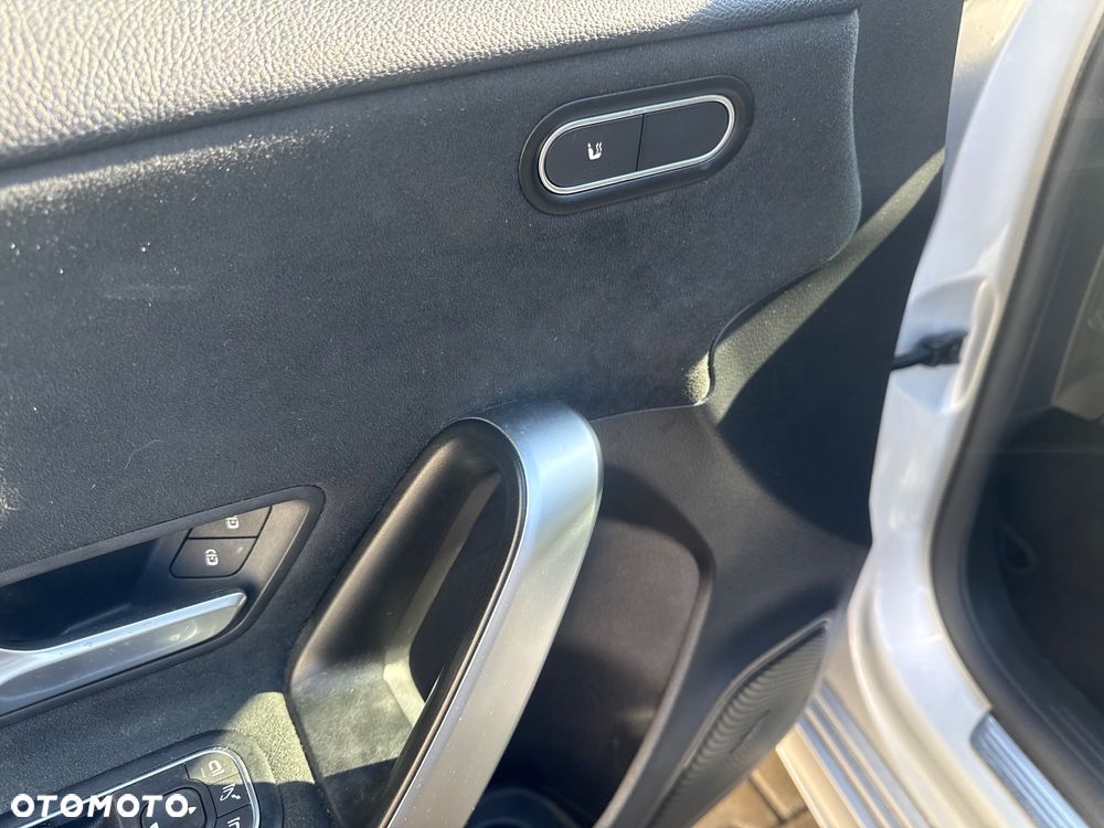 Mercedes-Benz Klasa A 180 d 8G-DCT AMG Line - 16