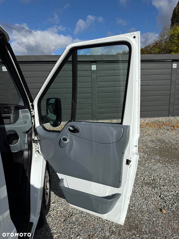 Ford Transit - 17