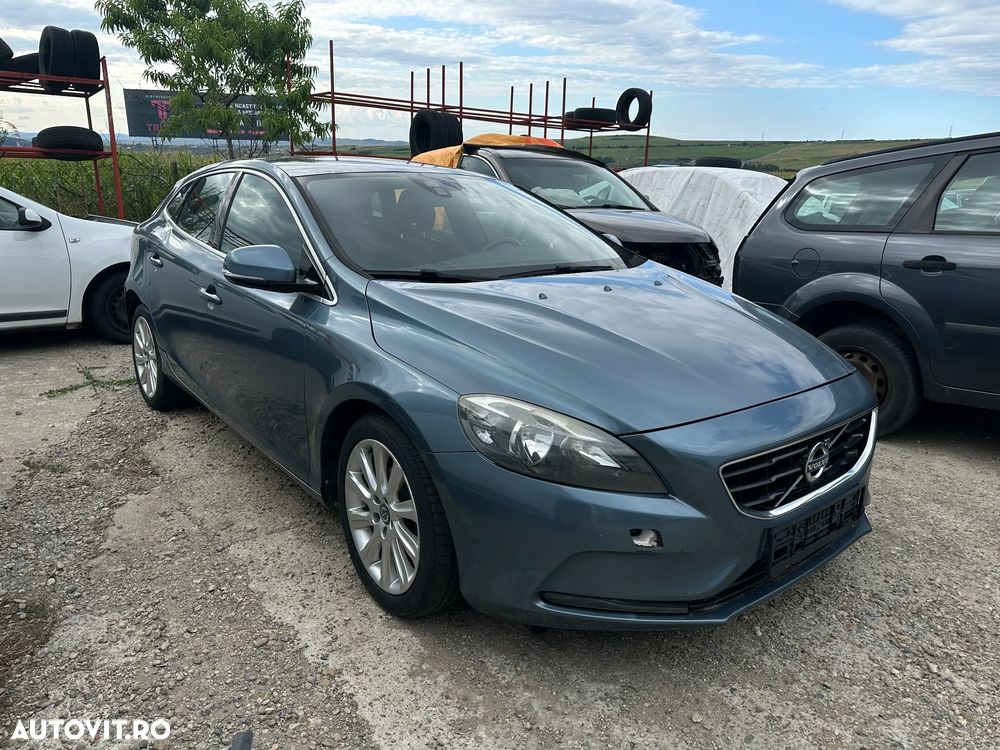 Dezmembrez piese Volvo V40 - 2