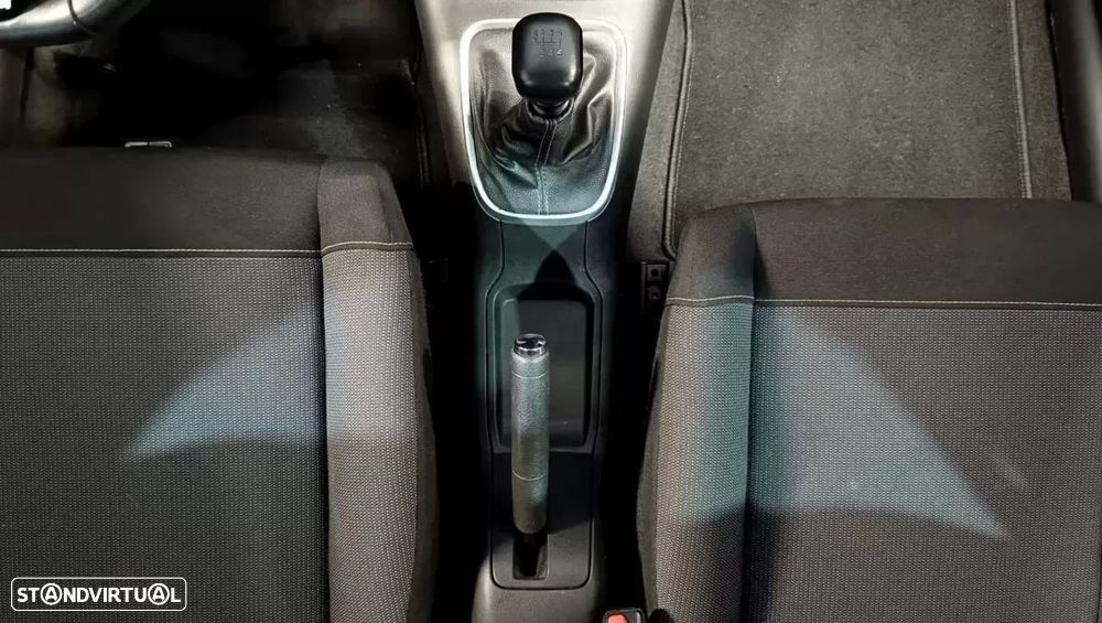 Citroën C3 1.2 PureTech Shine - 34