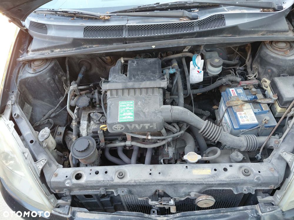 części TOYOTA YARIS I 3 drzwi 1.0 benzyna 1999r hatchback SILNIK - 1