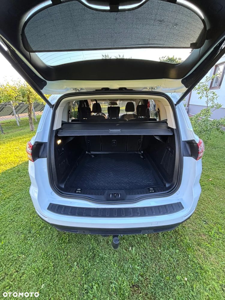 Ford S-Max - 16