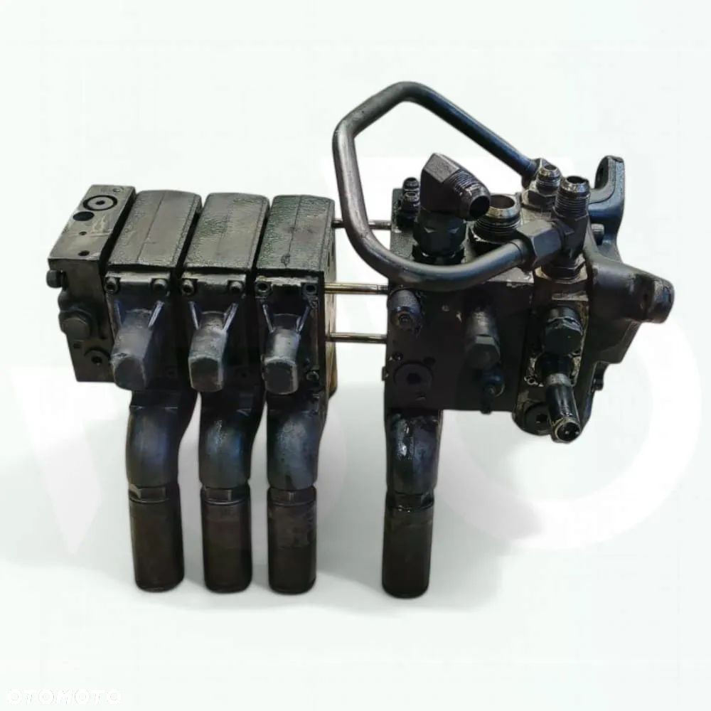 Rozdzielacz 4BM30 hydrauliczny V36665030 V36063600 VALTRA T213 - 1