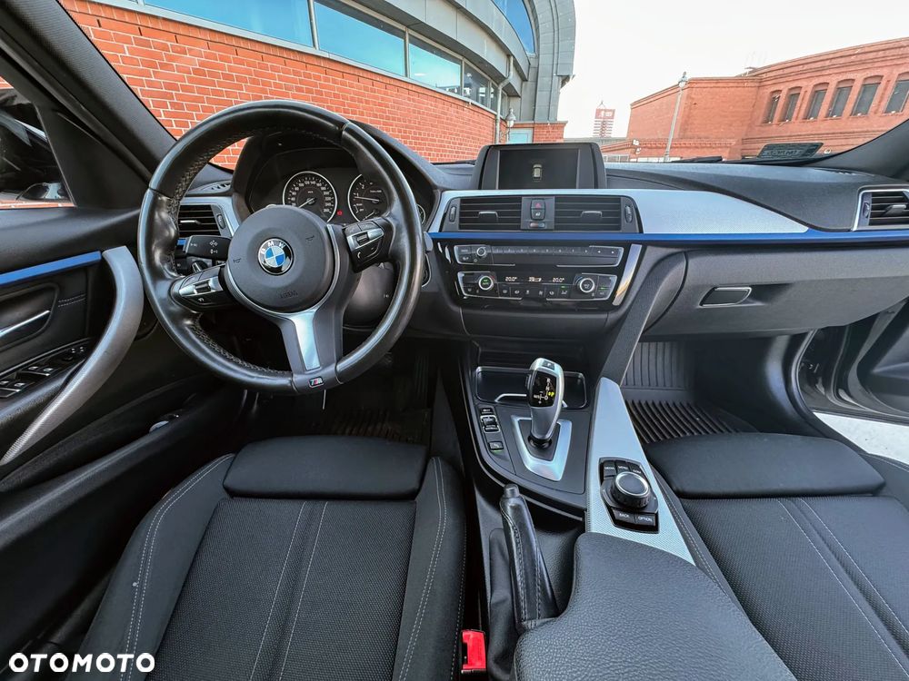 BMW Seria 3 320i - 14