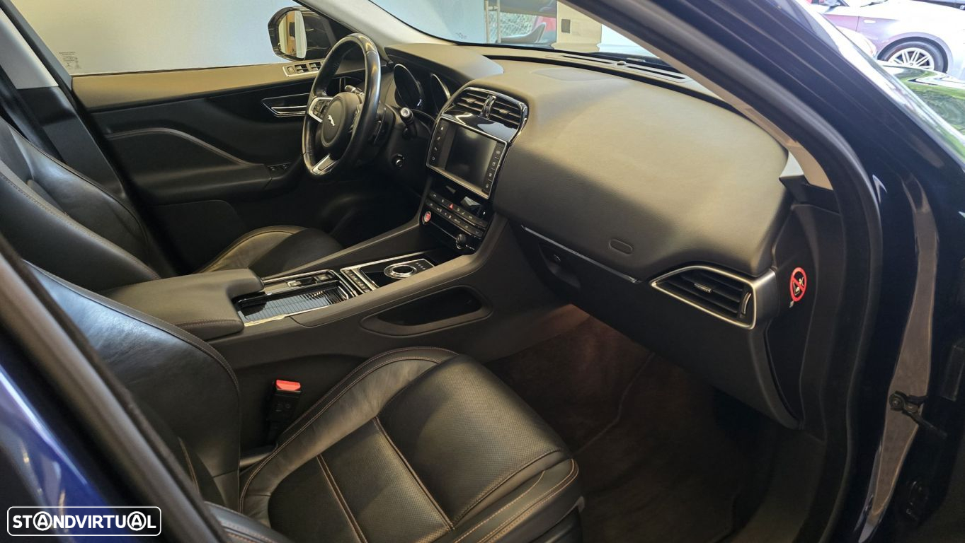 Jaguar F-Pace 2.0 i4D Prestige AWD Aut. - 45