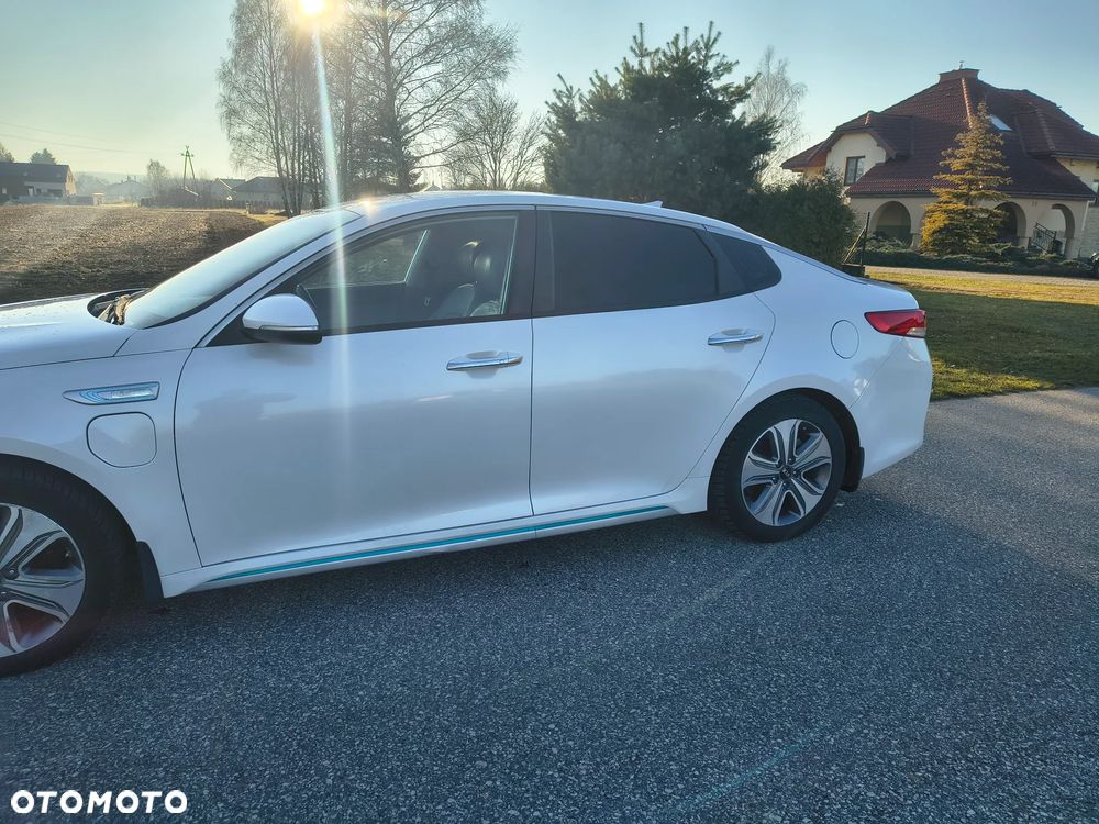 Kia Optima Plug-in Hybrid - 10