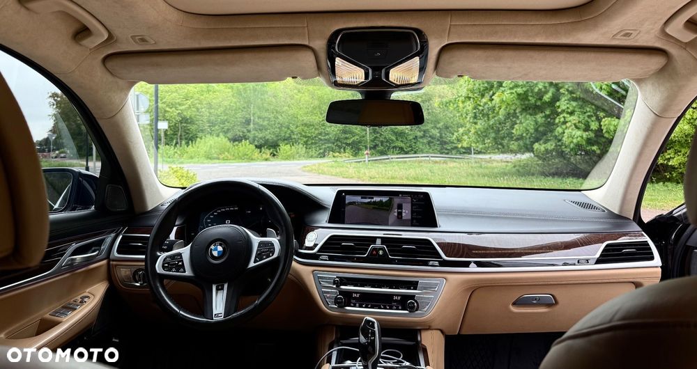 BMW Seria 7 750i xDrive sport - 8