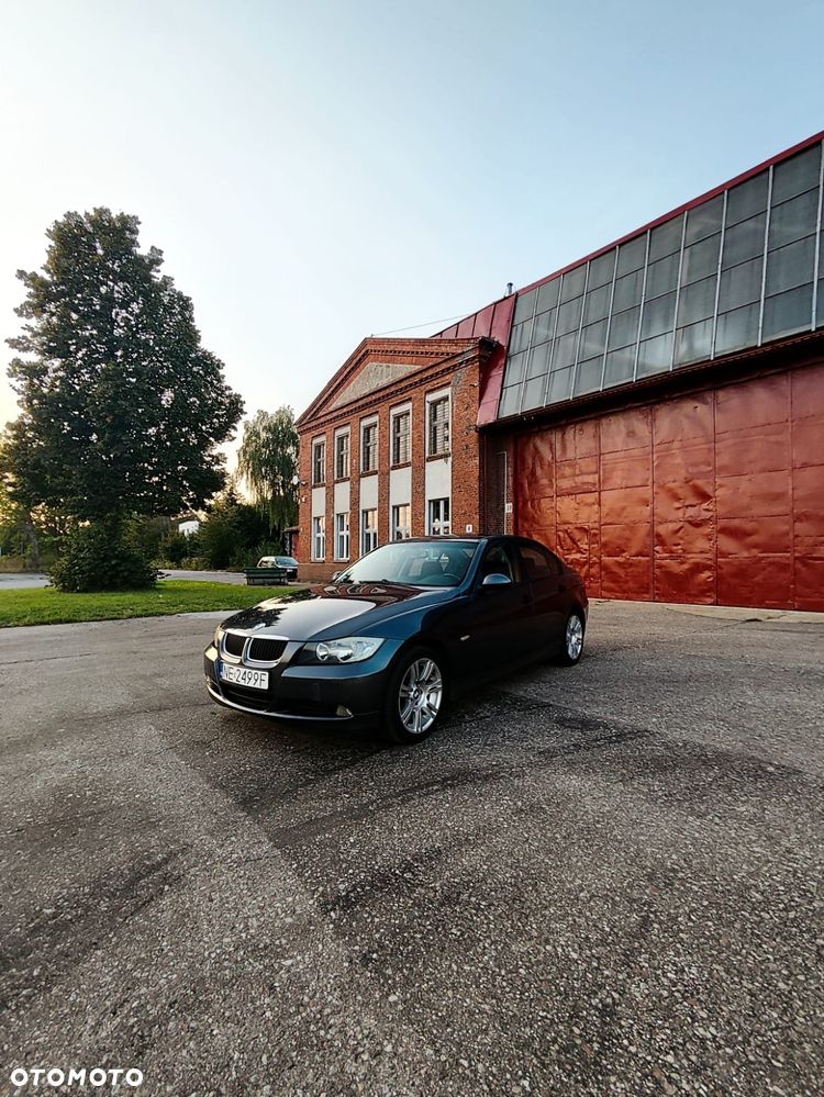 BMW Seria 3 320i - 7