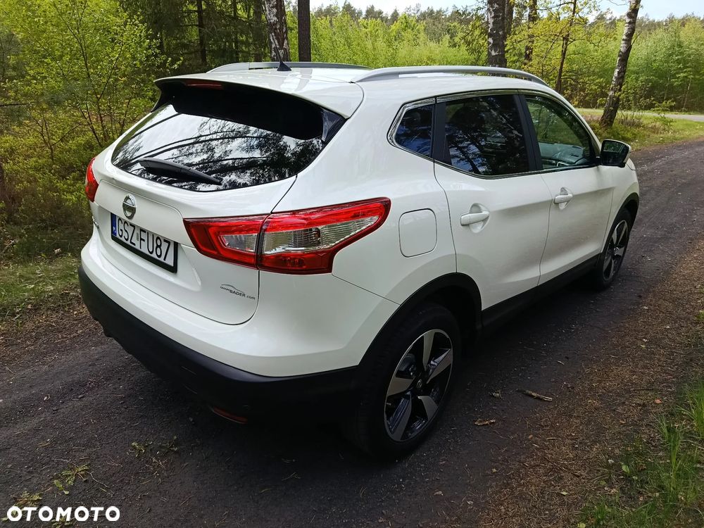 Nissan Qashqai 1.6 DCi Xtronic TEKNA - 3
