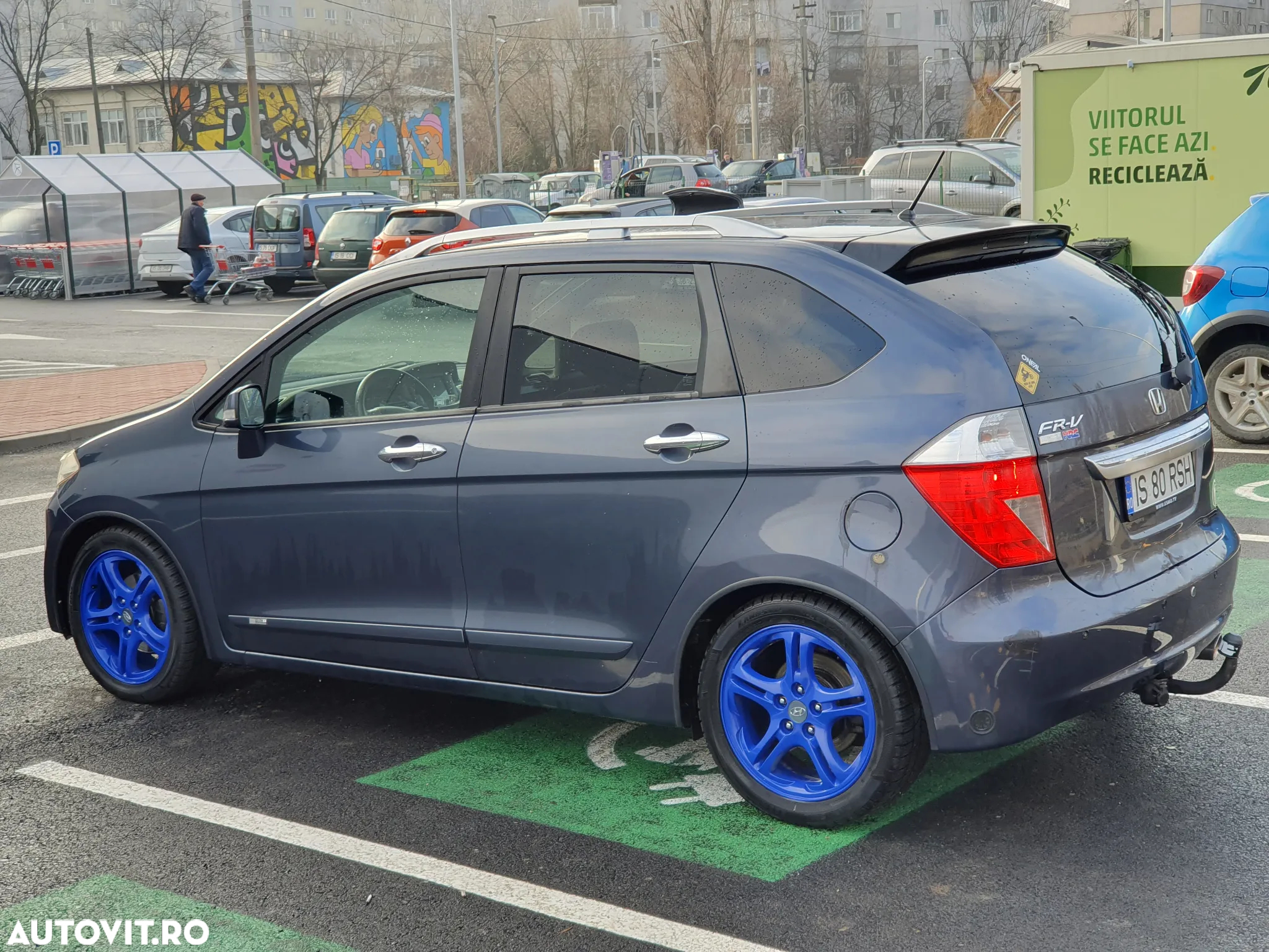 Honda FR-V - 16