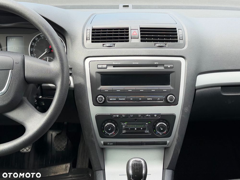 Skoda Octavia 1.6 Elegance - 26