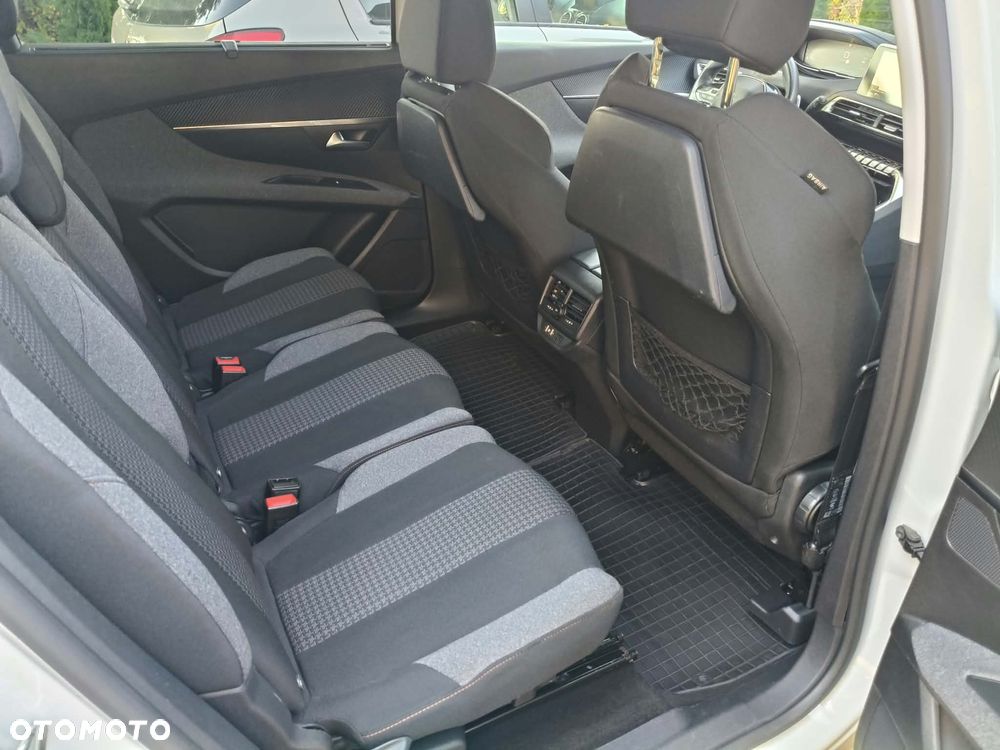 Peugeot 5008 - 21