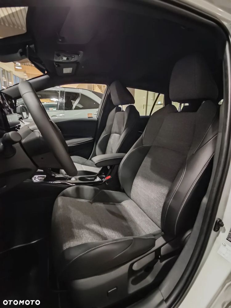 Toyota Corolla 1.8 Hybrid Style - 11