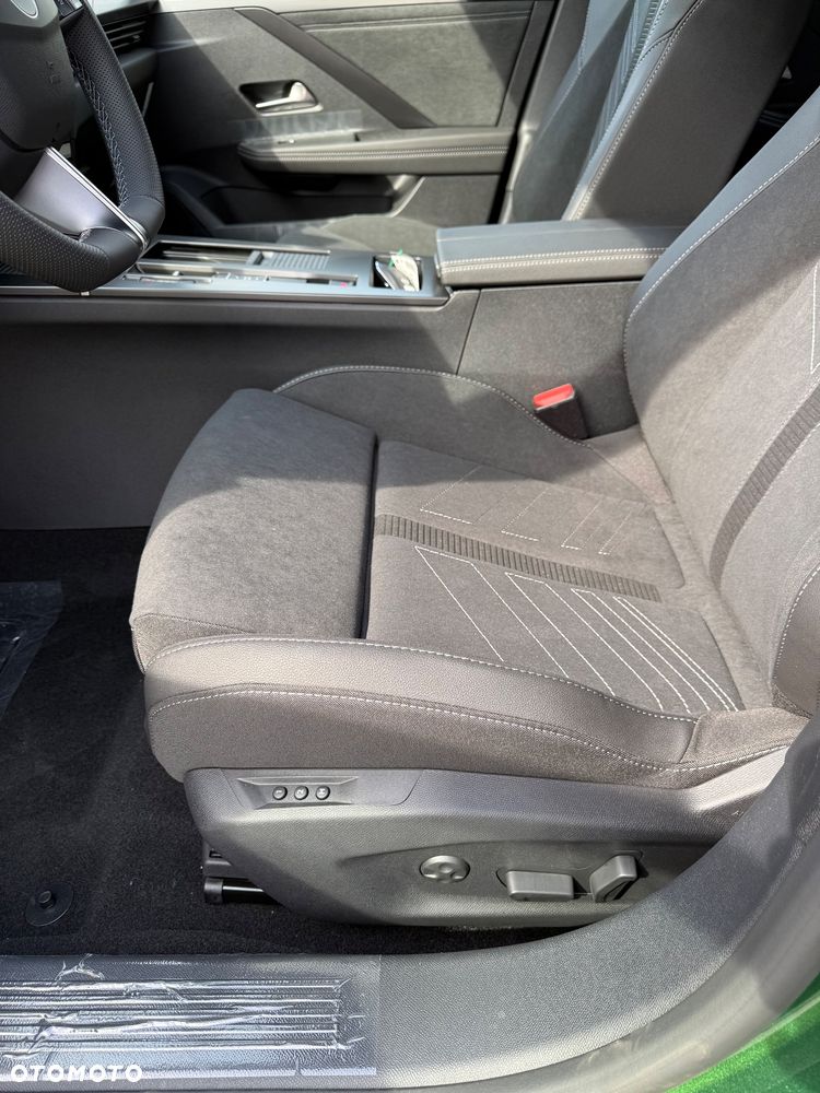 Opel Astra 1.2 T mHEV Ultimate S&S eDTC - 14