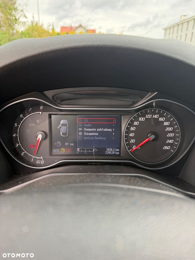 Ford Mondeo - 8