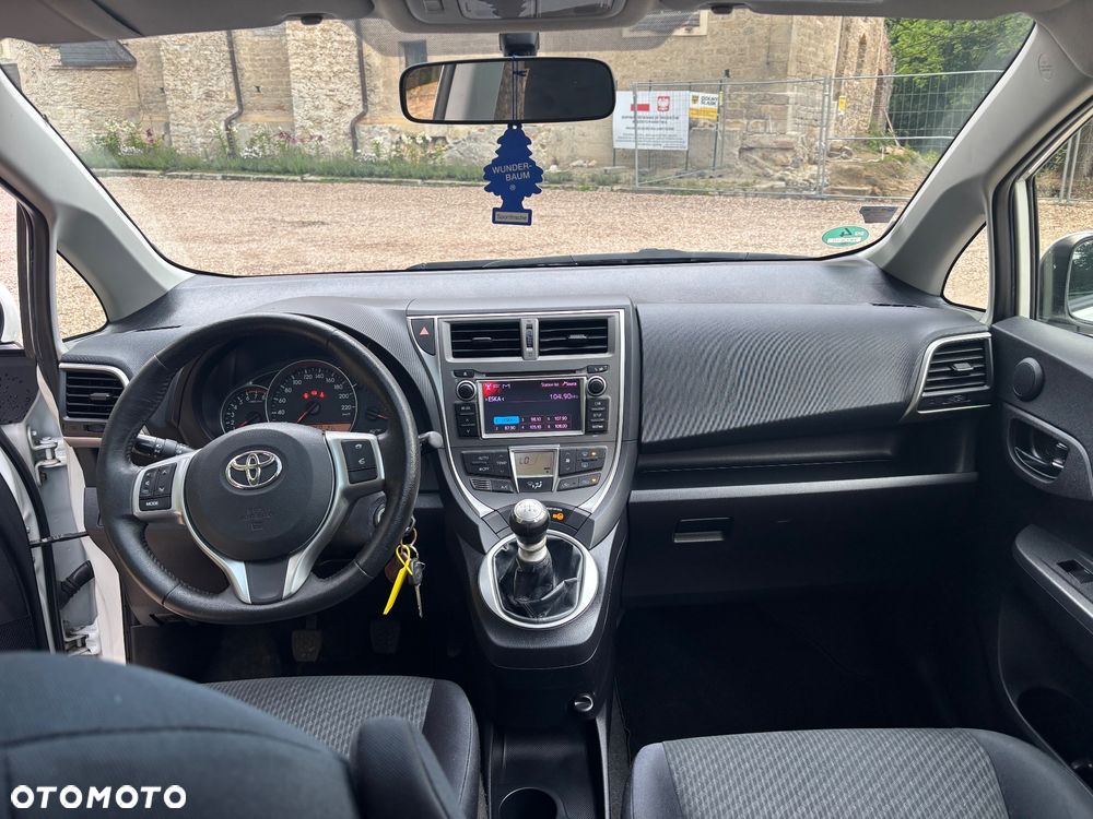 Toyota Verso S 1.33 Premium - 24