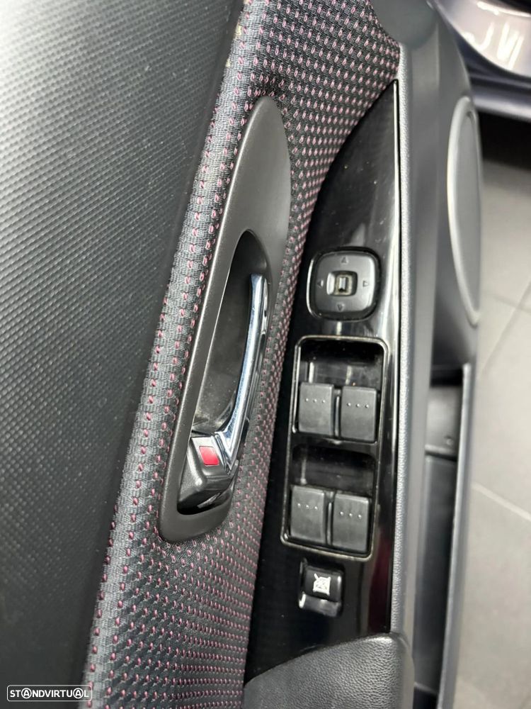Mazda 3 Sedan MZ-CD 1.6 Exclusive Plus - 14