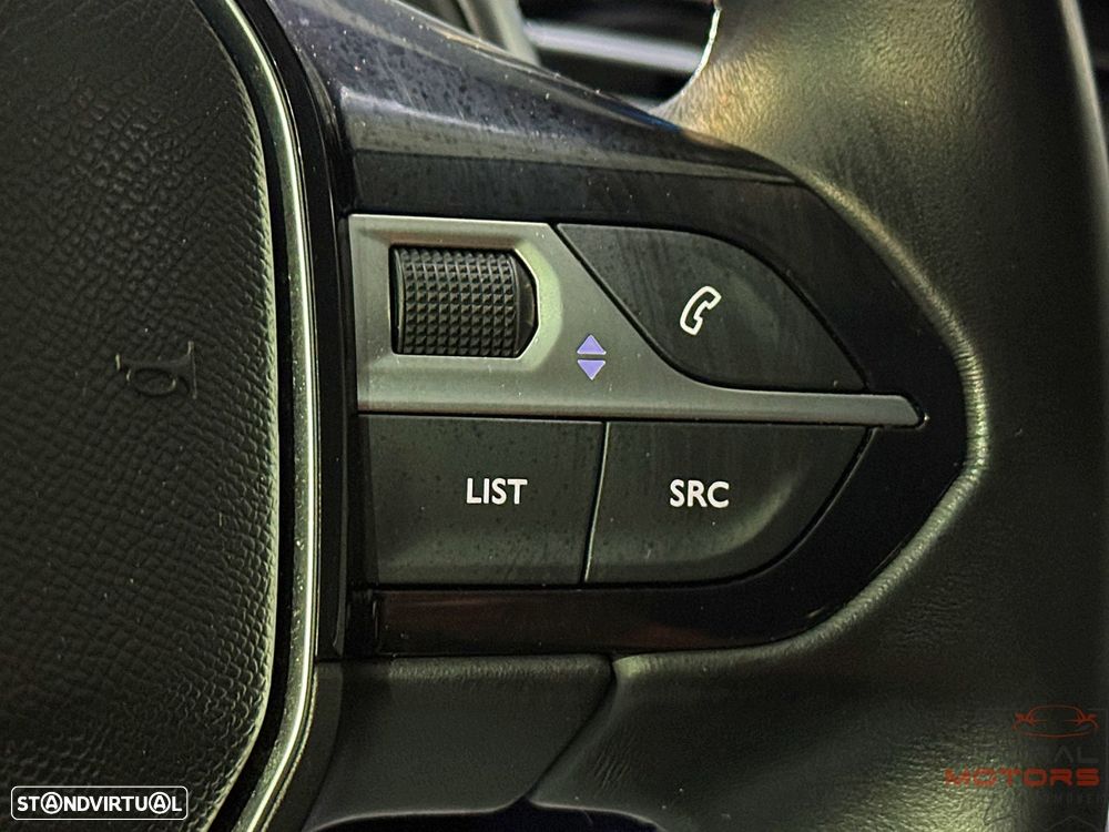 Peugeot 3008 1.2 PureTech Allure Pack EAT8 - 25