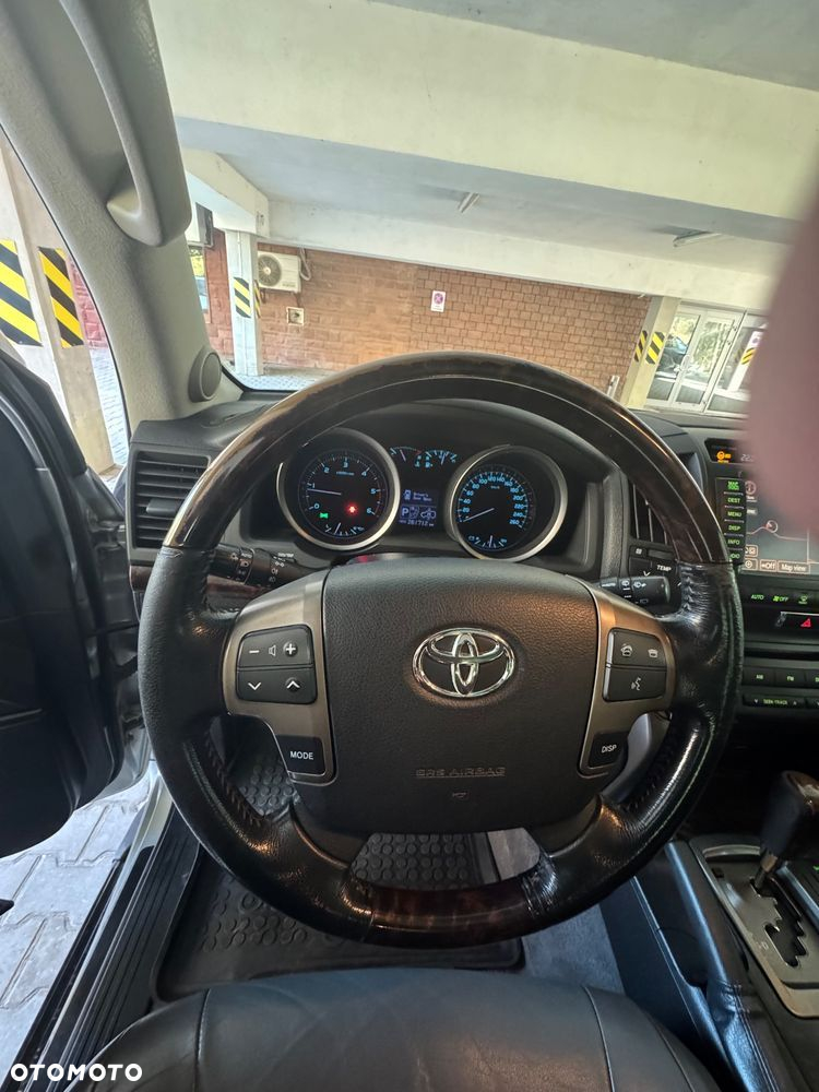 Toyota Land Cruiser - 15